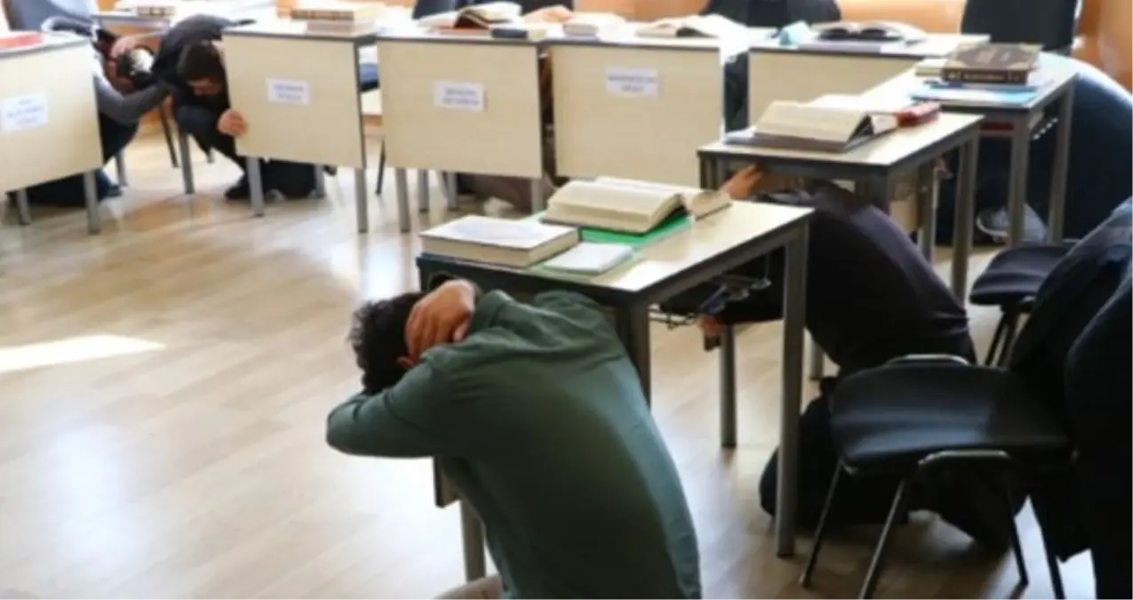 13 ekim okullarda deprem tatbikati saat kacta yapilacak okullarda deprem tatbikati nasil yapilacak g2iiVE7I.jpg