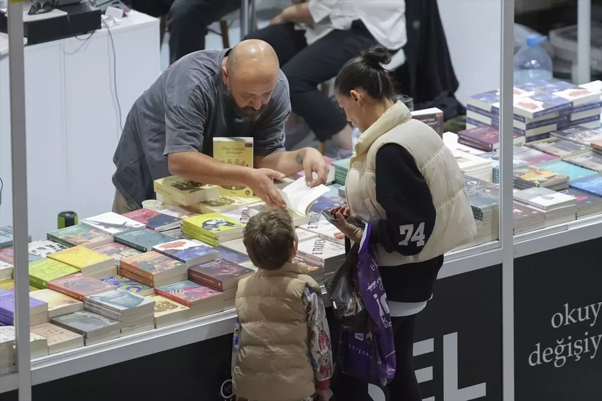 ankara kitap fuarina yogun ilgi HRmAhanf