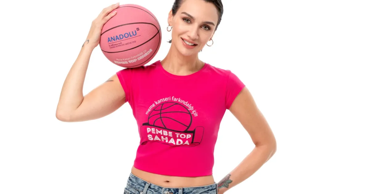 pembe top 12 kez sahada NjNvpMnc.webp