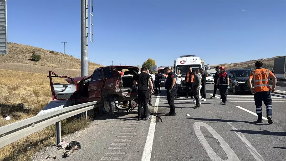 sivasta trafik kazasi 10 yarali XqI1SEFg