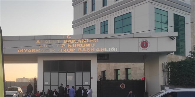 akraba aileler arasinda silahli kavga 1 olu 1 yarali QRas3QyY.jpg