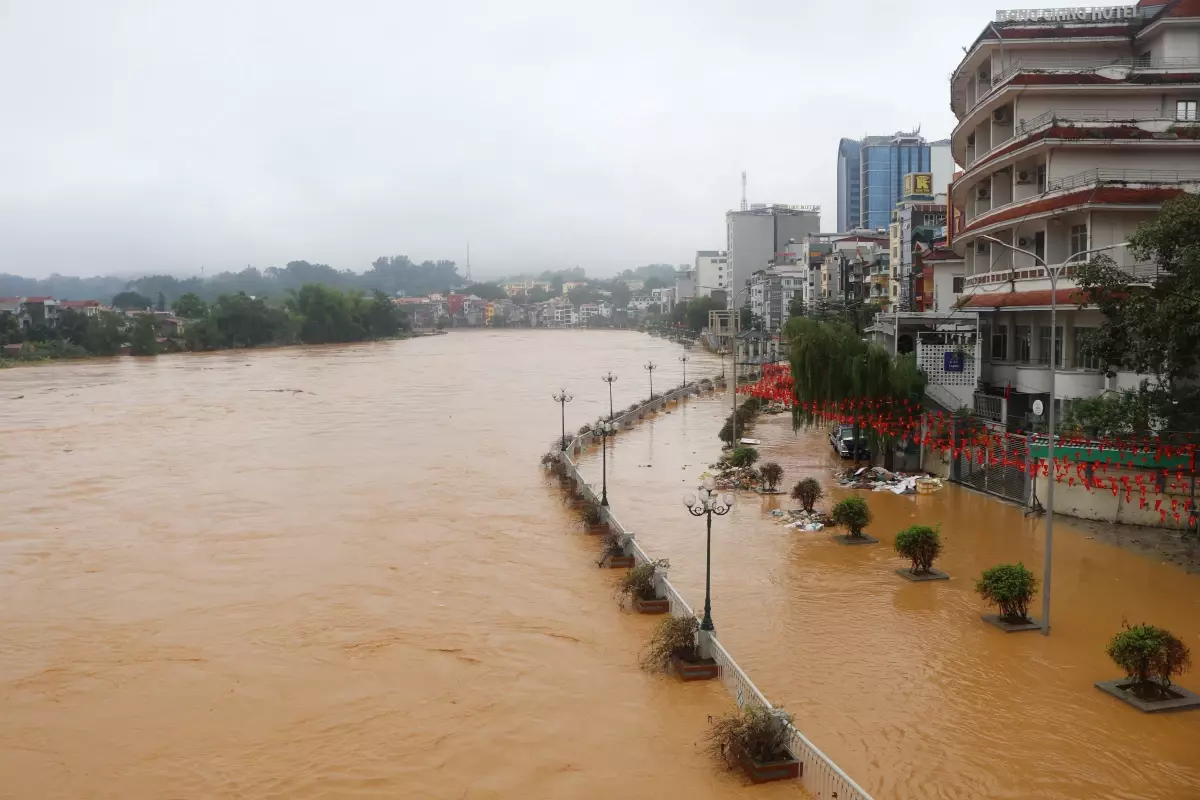 vietnamda sel felaketi 47 olu 130 yarali Hsr6afvK.jpg