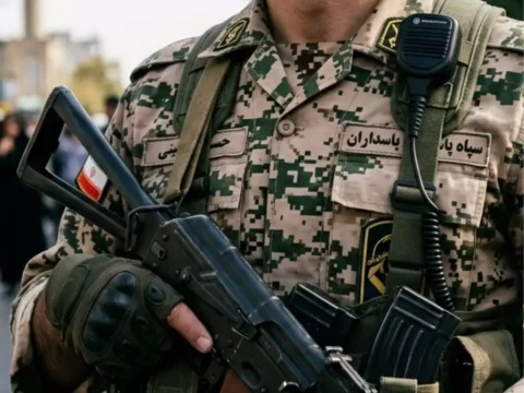 İran’dan bölgedeki sanayi tesislerine misilleme uyarısı: İş yerlerinizi terk edin