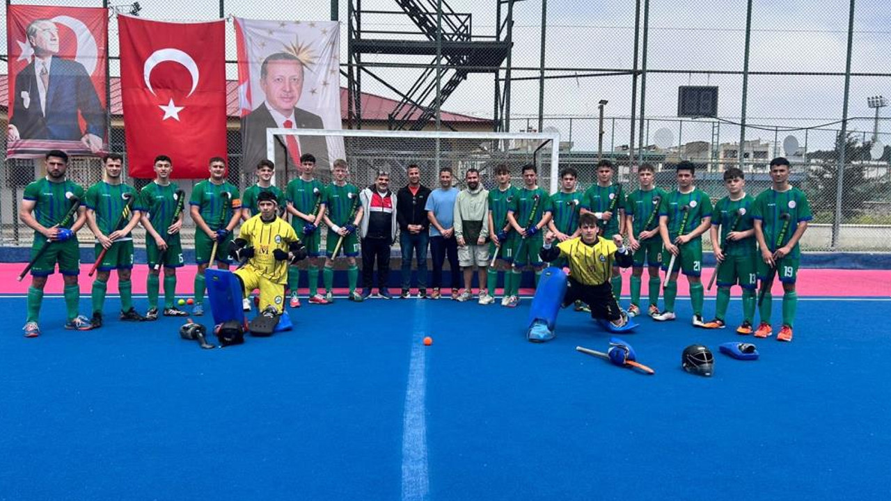 Rize’nin Hokey Takımı Türkiye Üçüncüsü Olmayı Başardı