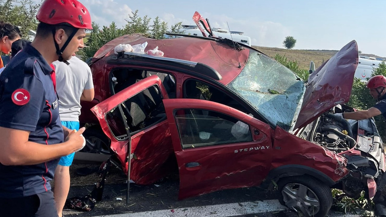 Otomobil bariyere carpti 5 yarali agZapXhy