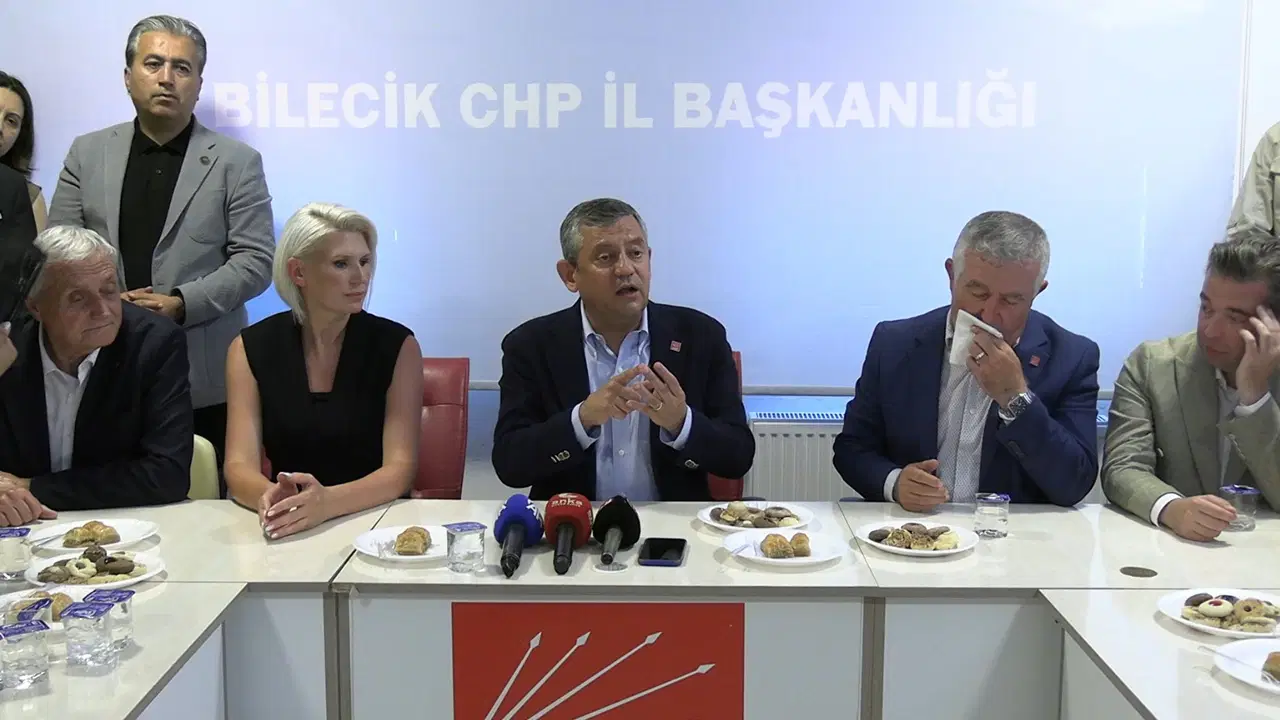 Özgür Özel’den ‘çağrı heyeti’ mesajı… İsim önerdi: ’40 gün içinde bu kurultayın yapılmasını istiyoruz’